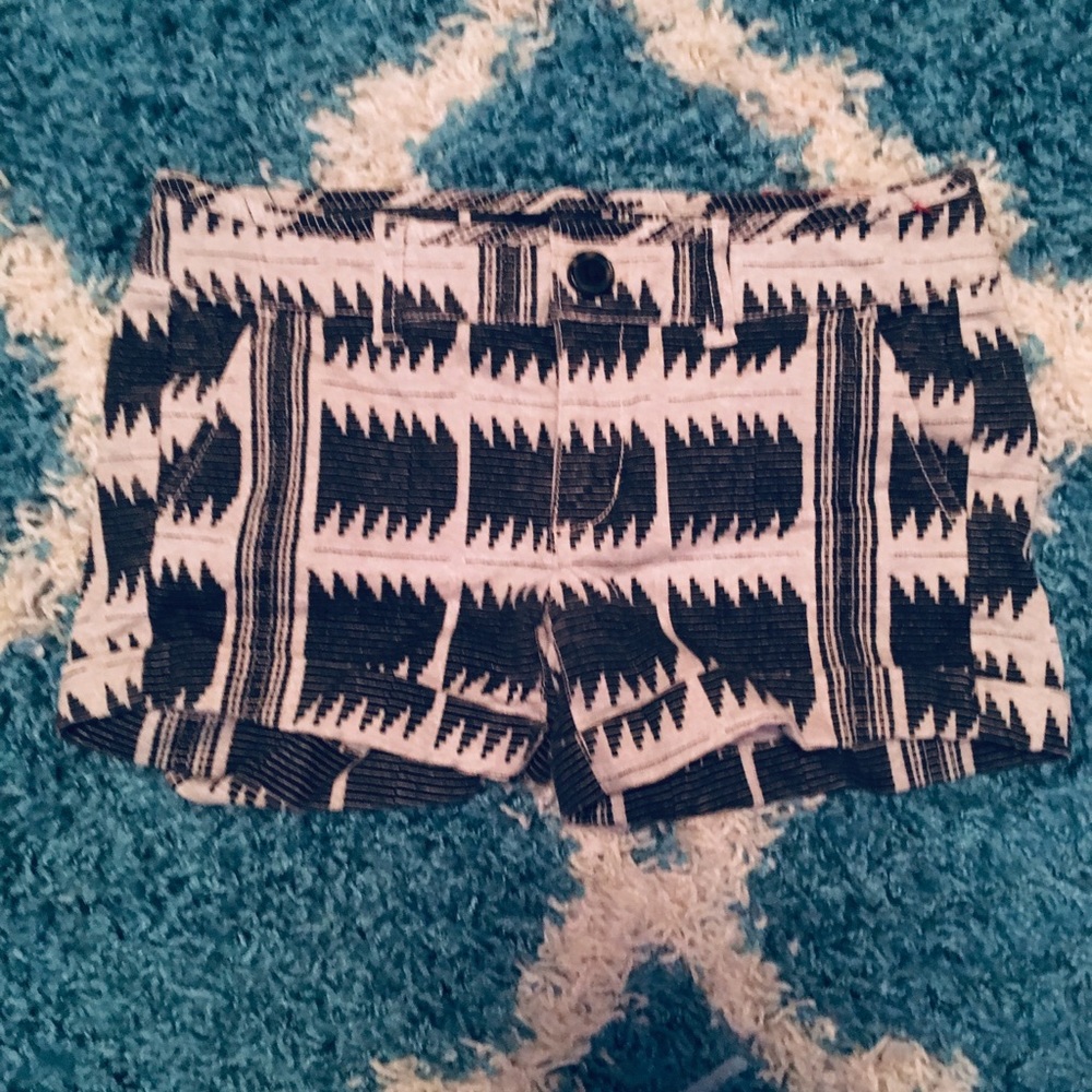 American eagle midi stretch shorts size 00